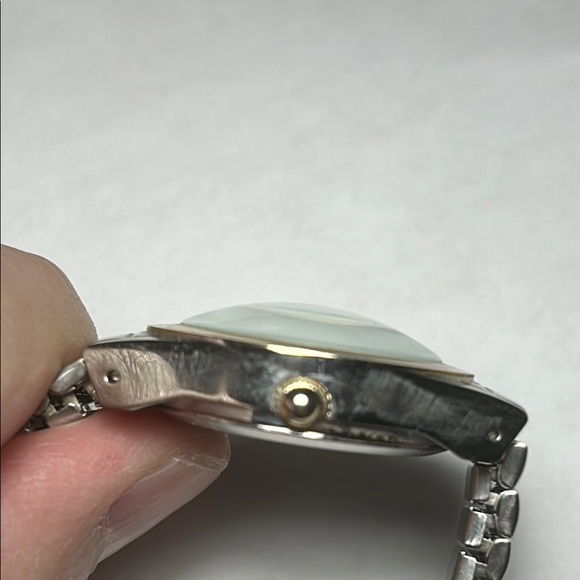 Ladies Waltham Quartz Watch - gold and silver tones - Picture 10 of 12